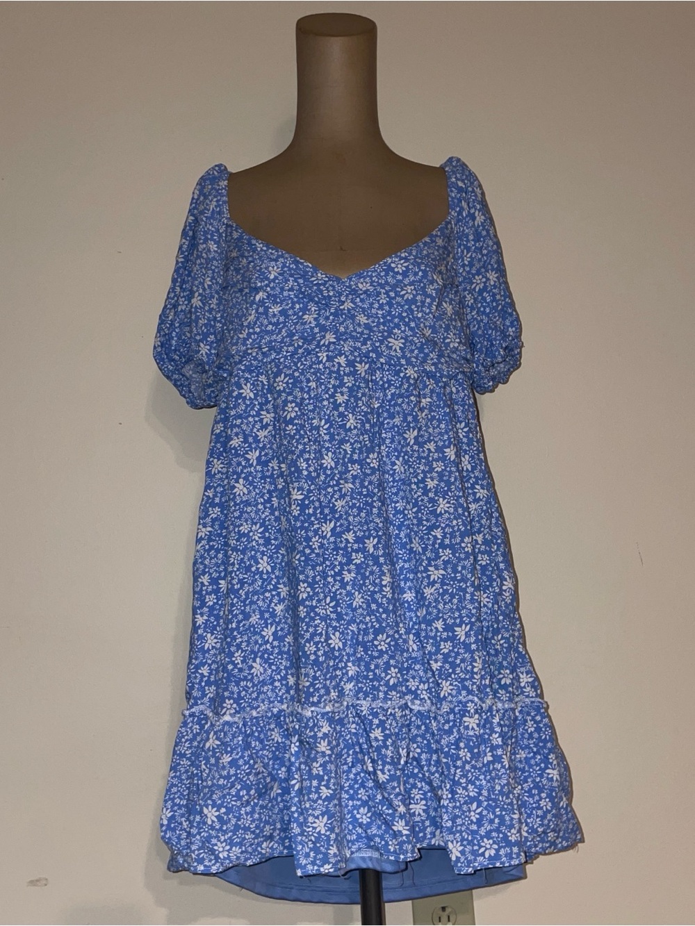 altar'd state blue mini dress | Dresses | Altard State Floral Puff Sleeve SIZE:L-XL NECKLINE:Round Neck Cute kids dress for Turn heads in this
